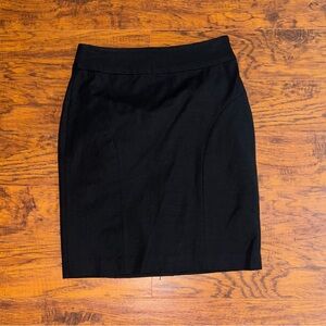 Banana Republic Black Tailored Knee-Length Pencil Skirt Women’s Size 2 Petite
